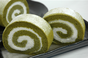 送料無料！1日限定10本　濡れ抹茶ロールケーキ