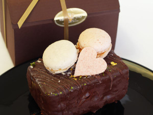 濃厚ミルクチョコケーキ＋マカロンアレンジ【ミルフルール】